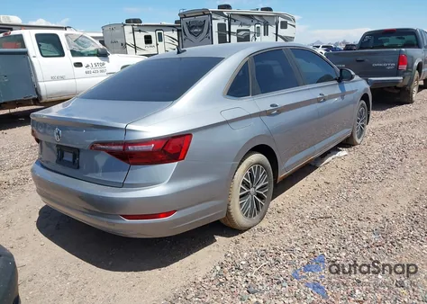 2021 Volkswagen Jetta 1.4T R-Line/1.4T S/1.4T Se z USA, uszkodzony, nr VIN 3VWC57BU5MM055602